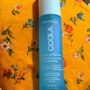 New Coola Setting Spray SPF30